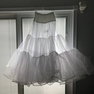 Wedding dress underskirt